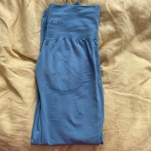 NVGTN sky blue, under butt and thigh curve